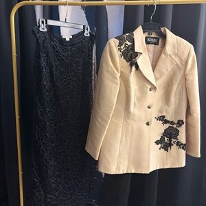Cream Floral Embroidered Women's Blazer